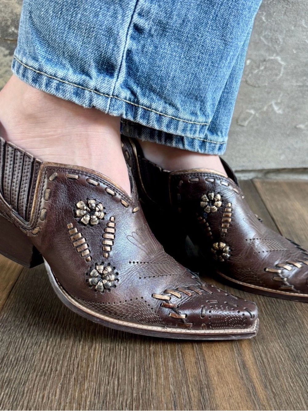 BCBGirls Brown Gold Leather Low Heel Cowgirl Western  Ankle Boots Size 9.0 B - Picture 14 of 14